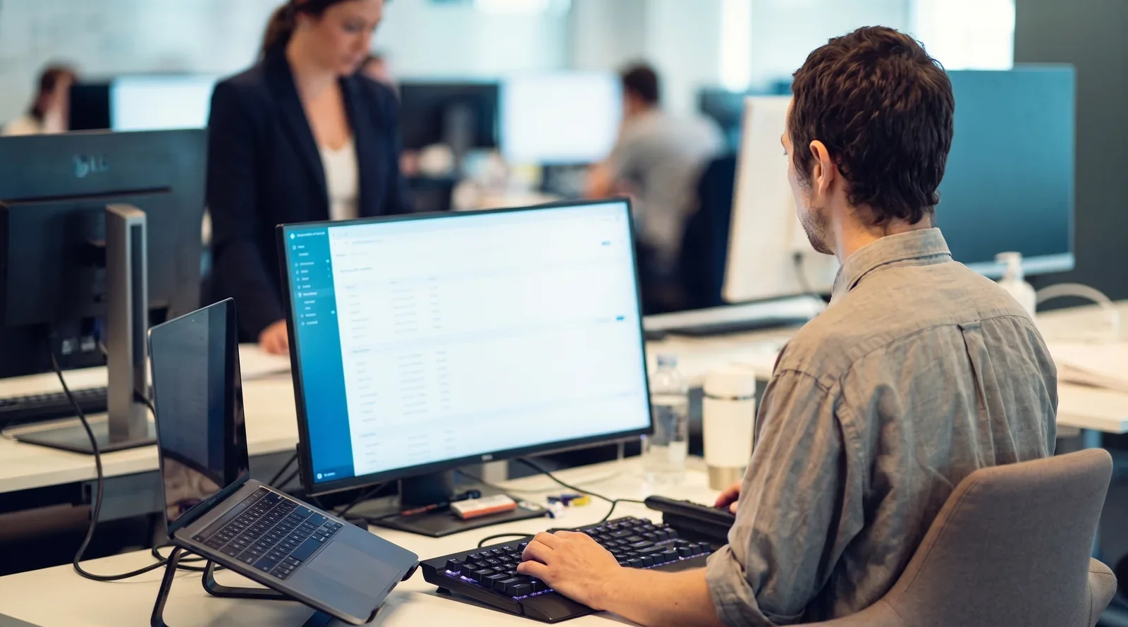 Agile ve DevOps Dönüşümü: Hız ile Sürdürülebilirlik Arasındaki Gerilim